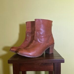 Dolce Vita Tan Leather Ankle Boots